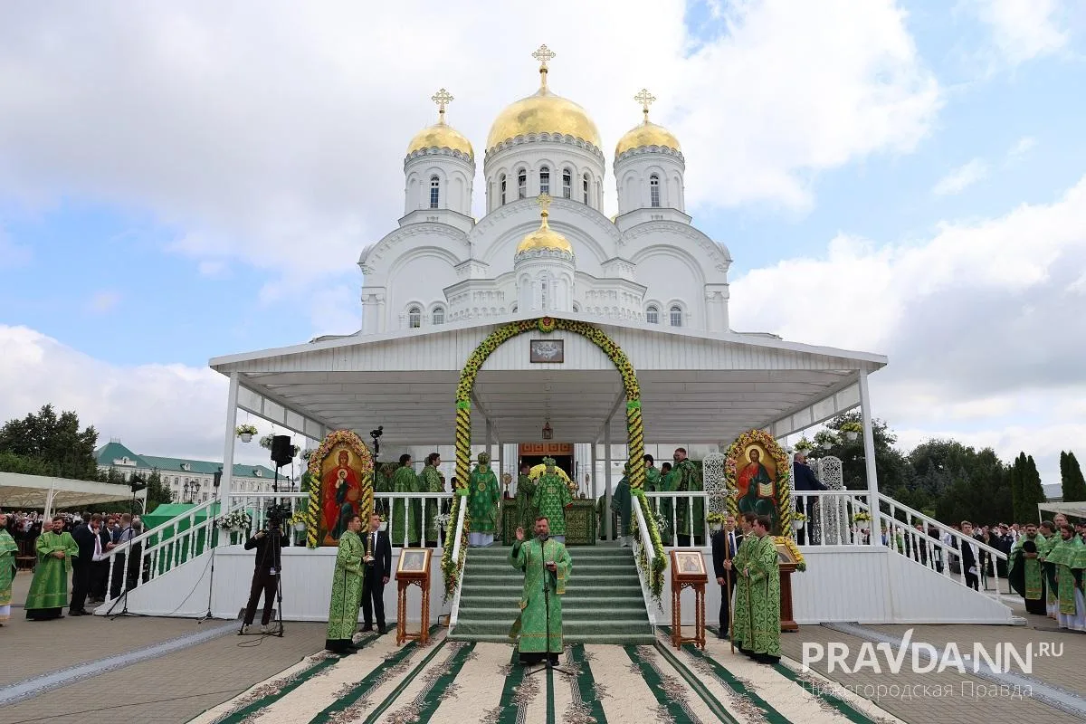 Почти восемь тысяч верущих приняли участие в торжествах по случаю дня памяти преподобно...