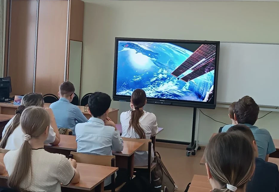 65 лет триумфа. Ко Дню космонавтики ⁣ В понедельник, 6 апреля, состоялся очередной урок из цикла «Ра