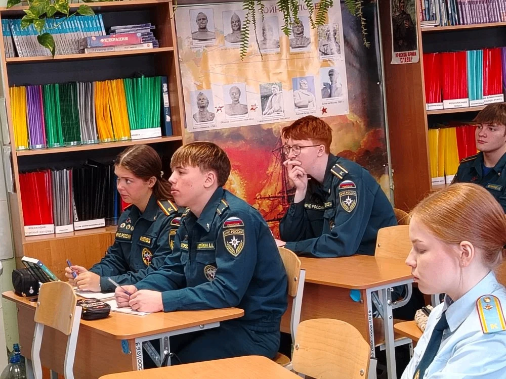 5 марта 2026 года в нашей школе состоялась встреча с выпускником классов пожарно-спасательного профи