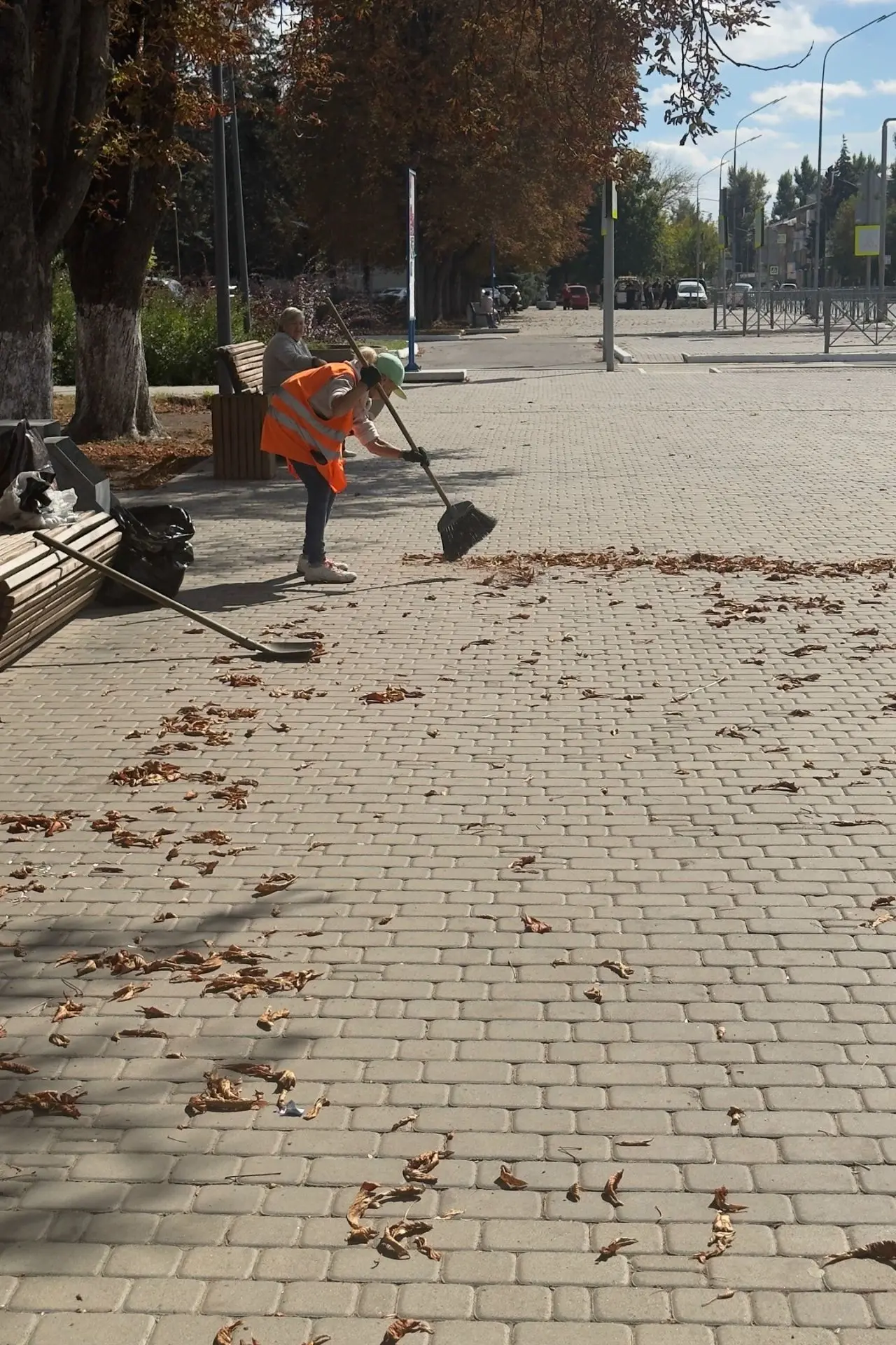 🧹 В Гуково предложили скинуться на «народную премию» для дворника Риты