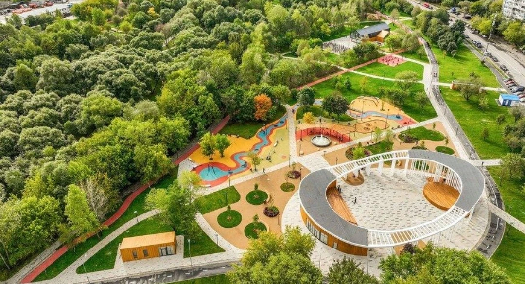 🌿 Ростокино — район, где природа и город живут рядом

Особенно ощущается сочетание городской жизни 