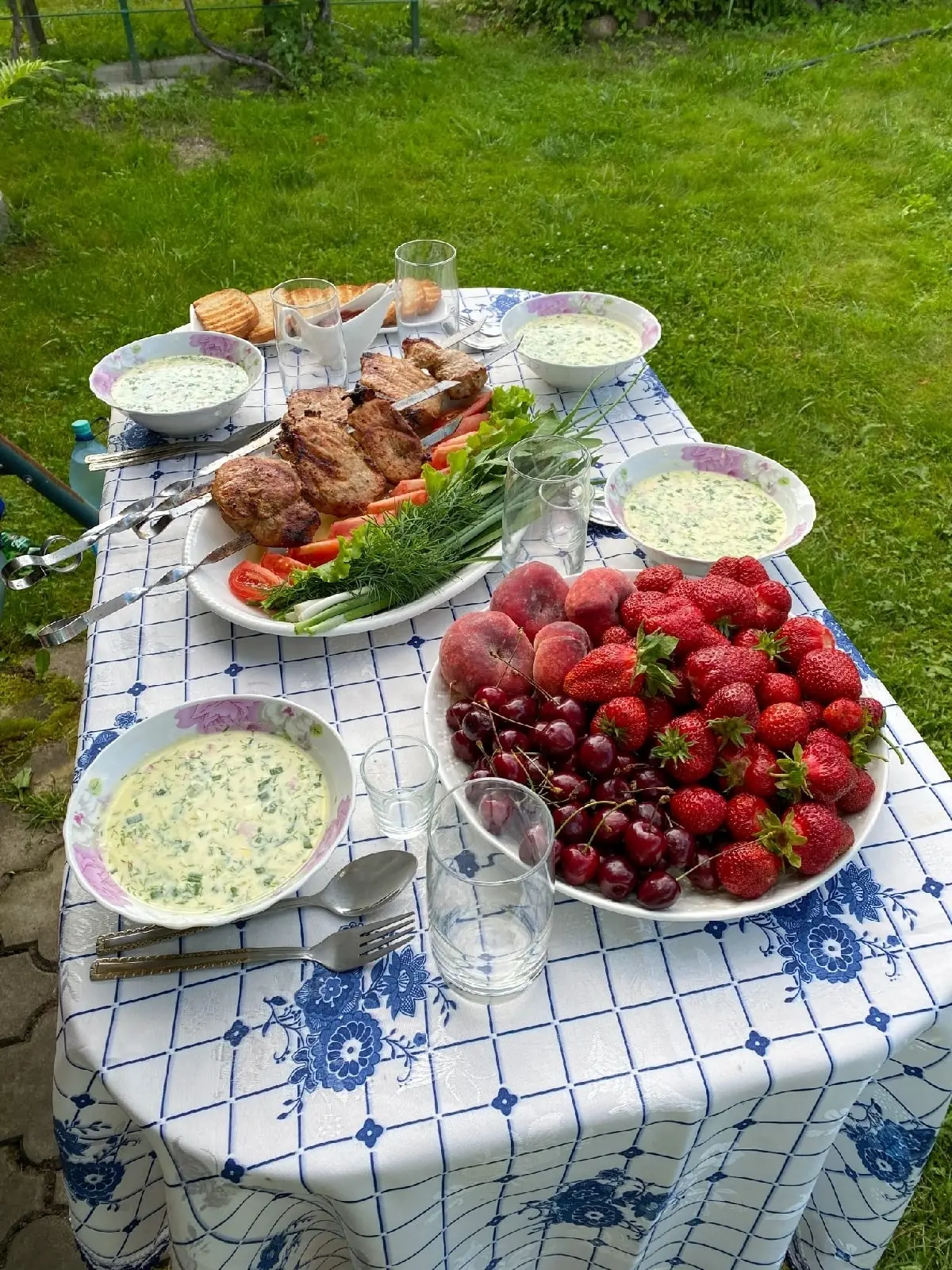«ЛЕТО, АХ ЛЕТО…» 🥰🌿🌸🍒🍓

Обеды, ужины в саду 🍽️