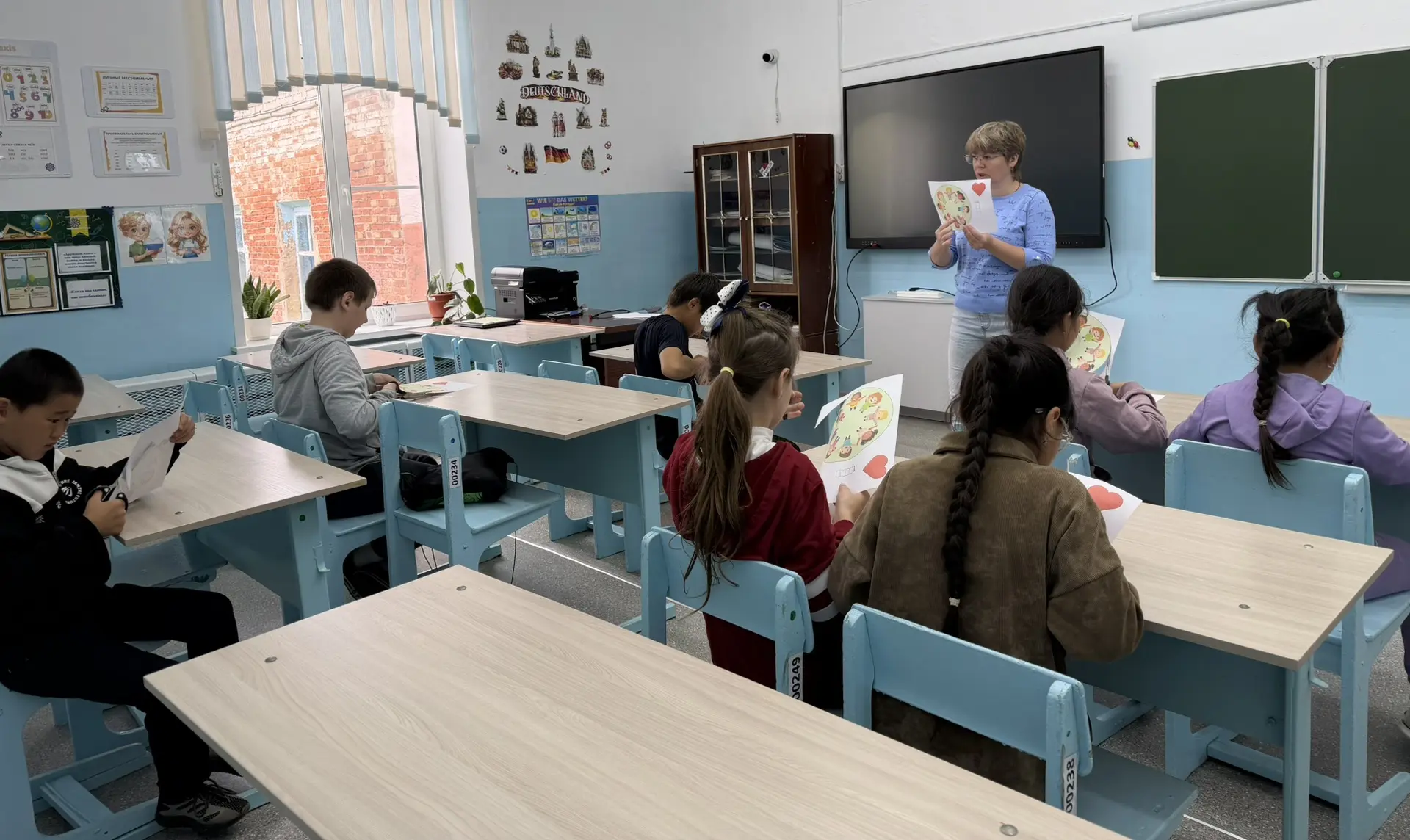 🎨 Поделка «Дружба без границ»: творчество в честь Дня защиты детей! ✨

В рамках праздничных меропри