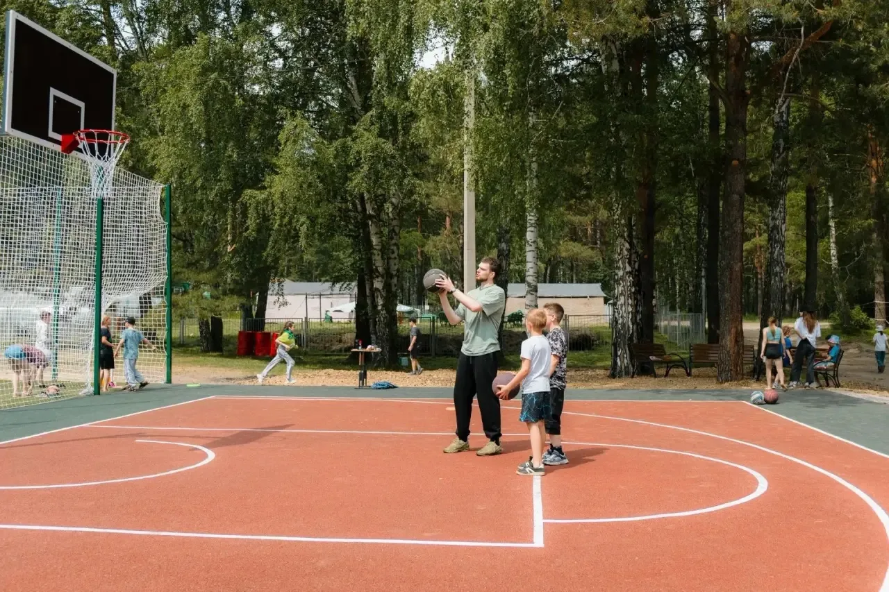 В самом разгаре летний отдых детей в загородных лагерях Томска. Сейчас начинаются вторые смены, и мы