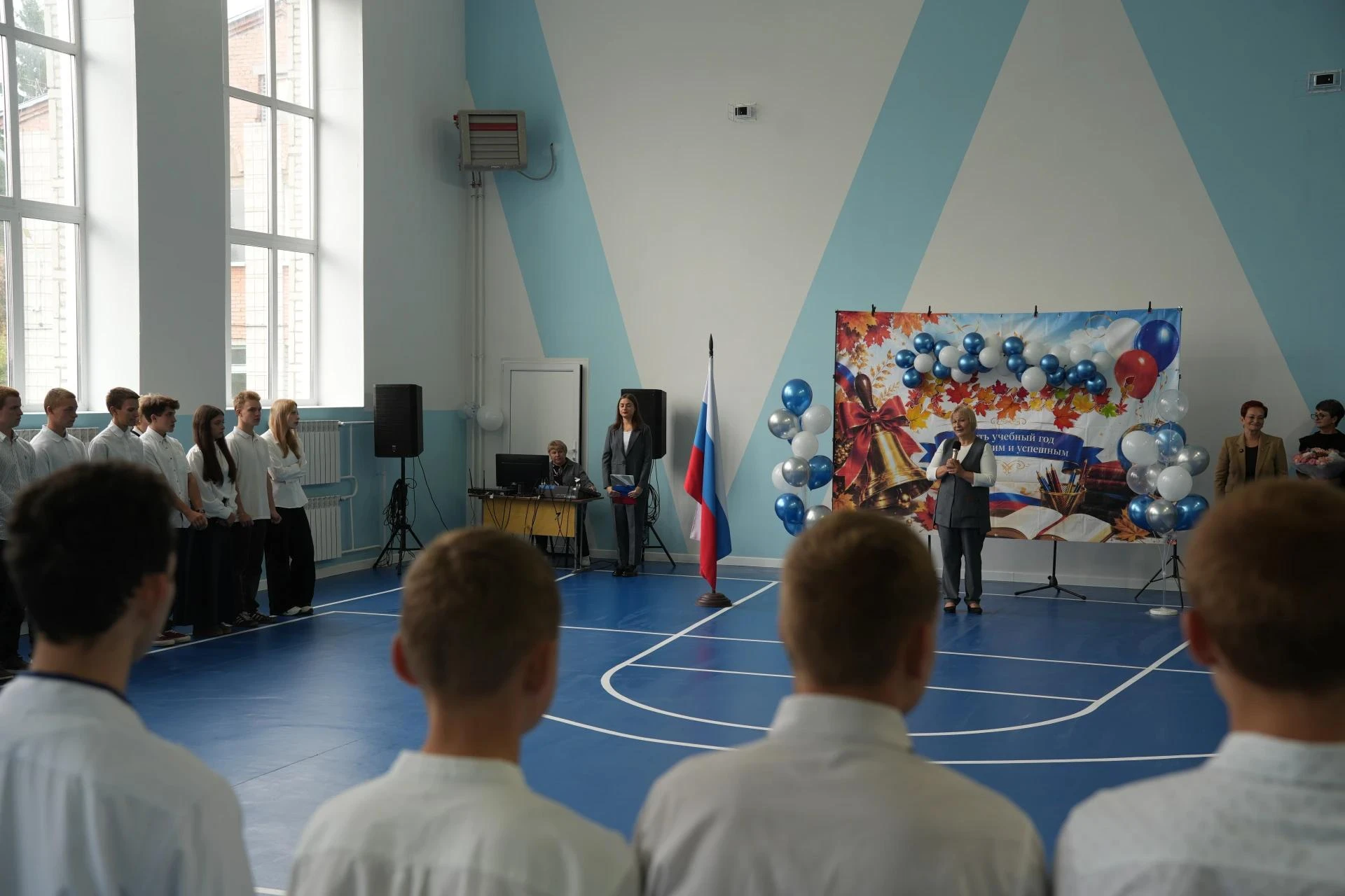 Председатель Законодательной думы Оксана Козловская и глава Томского района Павел Хрячк...