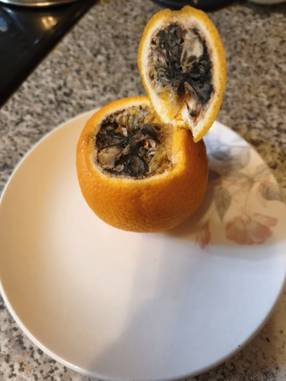 Апельсинка из Кировского на центральной площади... 🍊