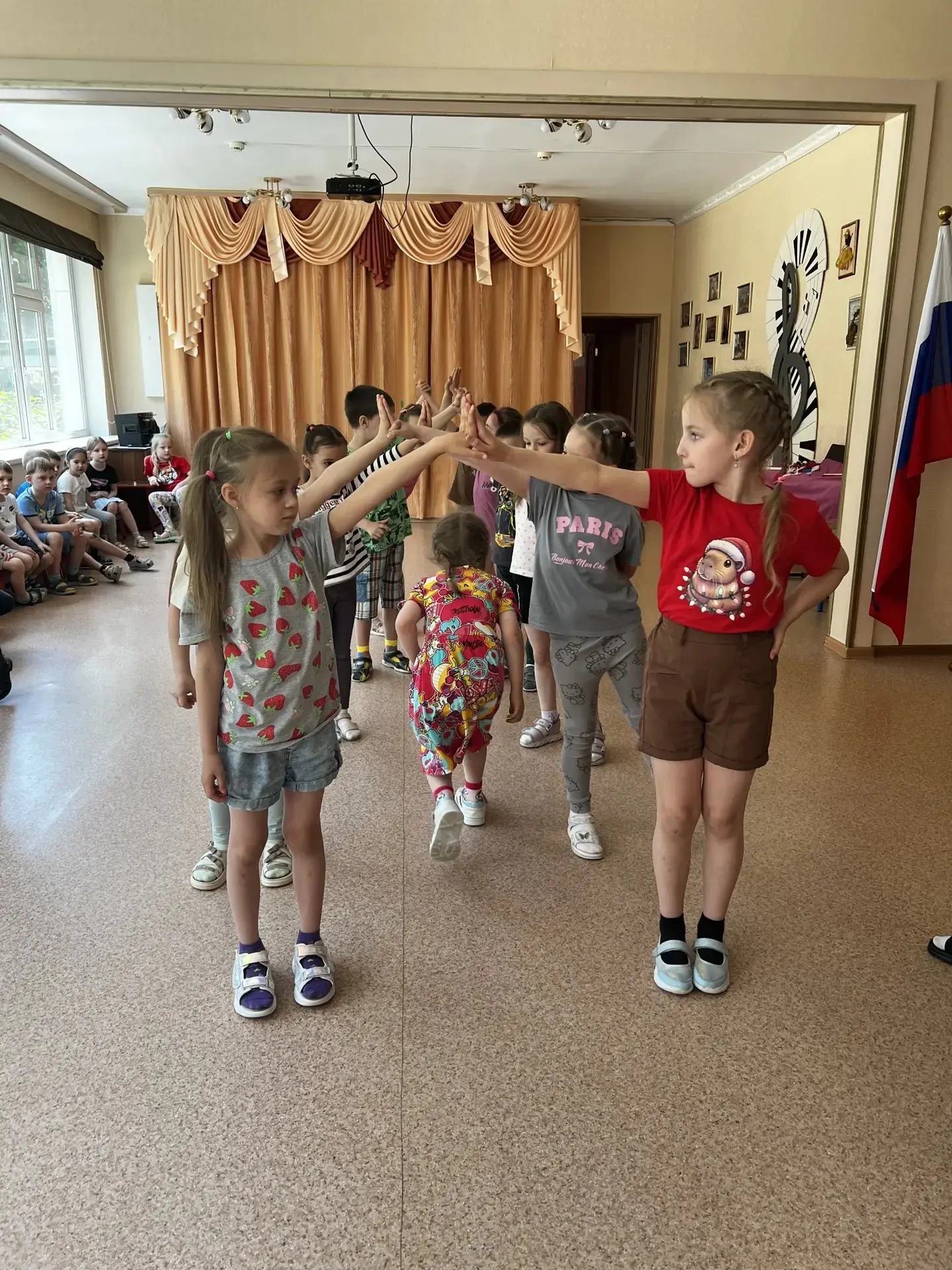 🎉 С Днём России! 🇷🇺