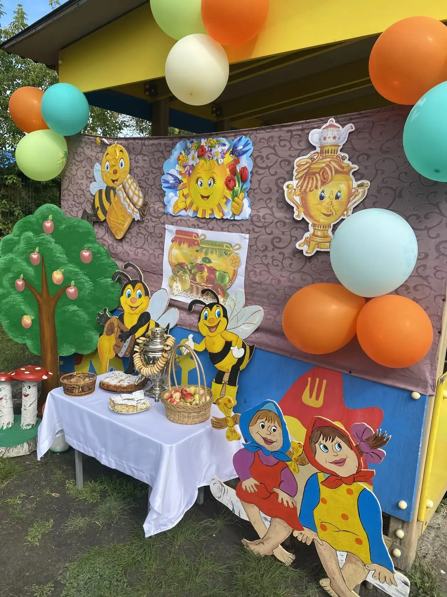 19 августа в д/с "Колобок" прошёл праздник "Яблочный Спас".