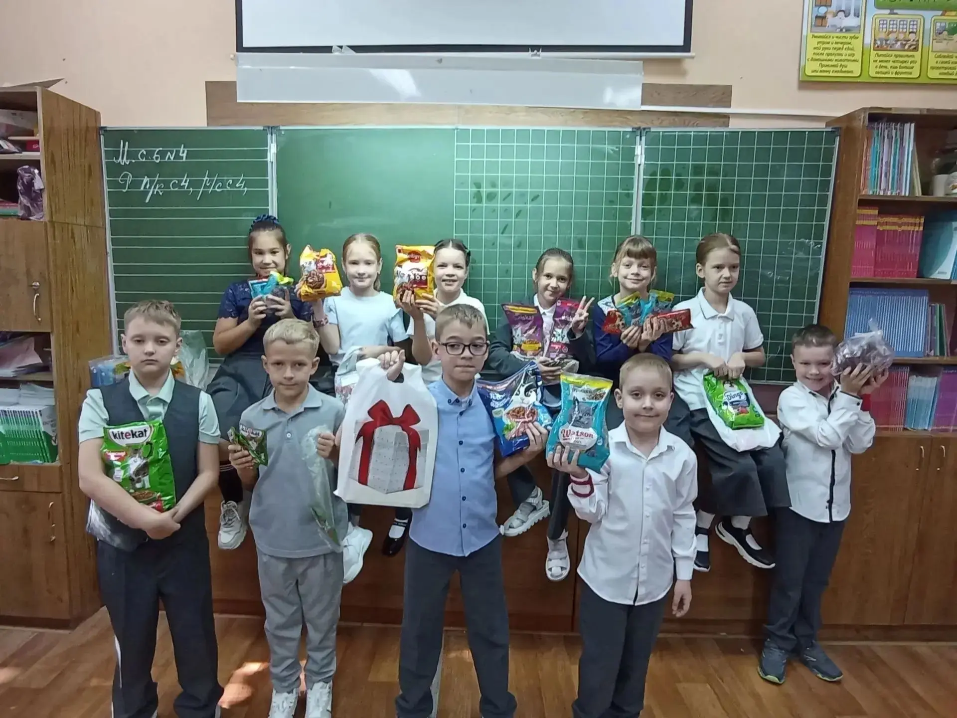 4 октября - Всемирный день  защиты животных. Наша школа не остается в стороне.  Учащиес...
