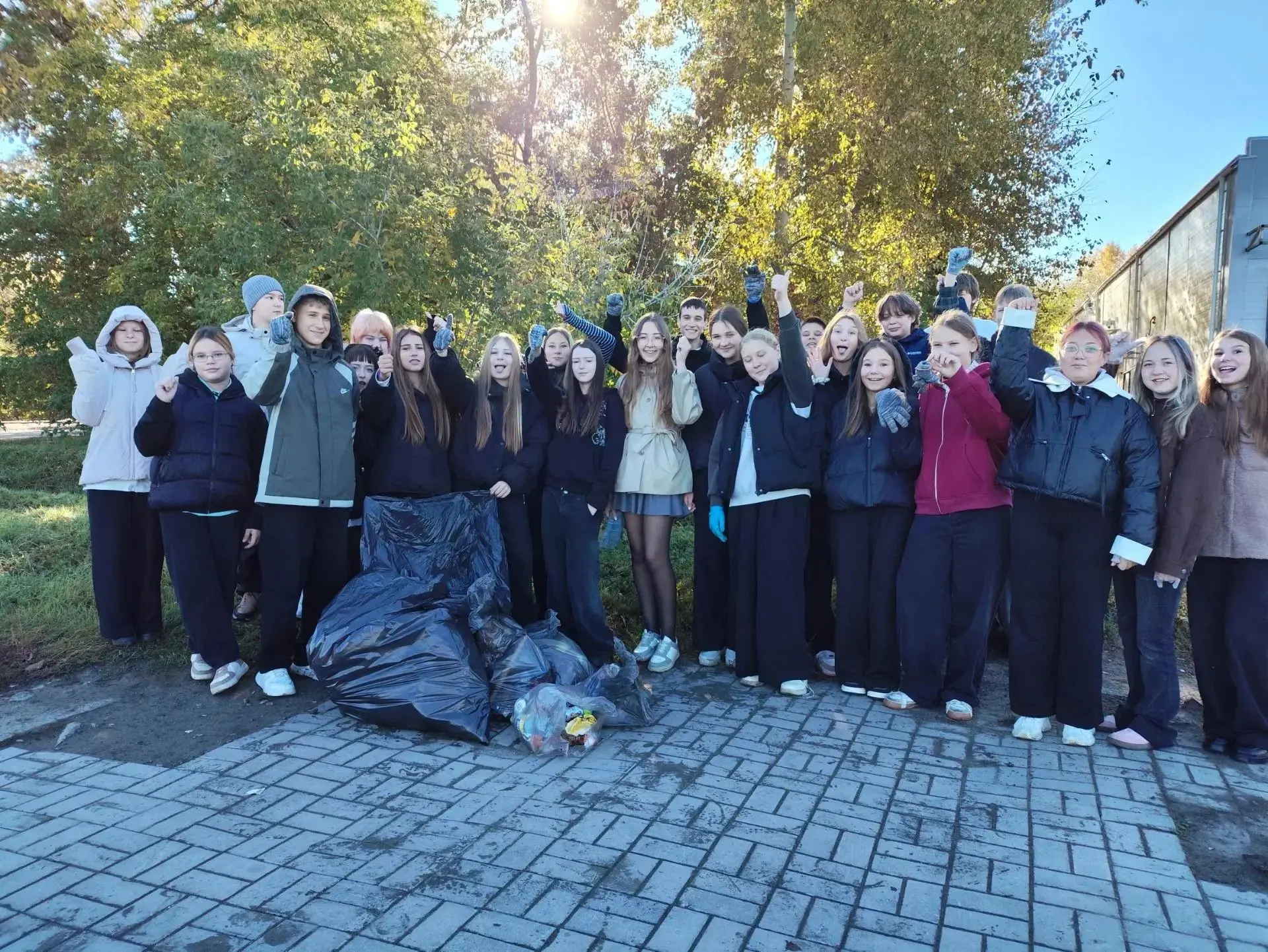 КАЖДЫЙ ГОД, В СЕНТЯБРЕ В НАШЕМ ГОРОДЕ ПРОХОДИТ ЭКОЛОГИЧЕСКАЯ АКЦИЯ "ЧИСТЫЙ ЧЕТВЕРГ" - С...