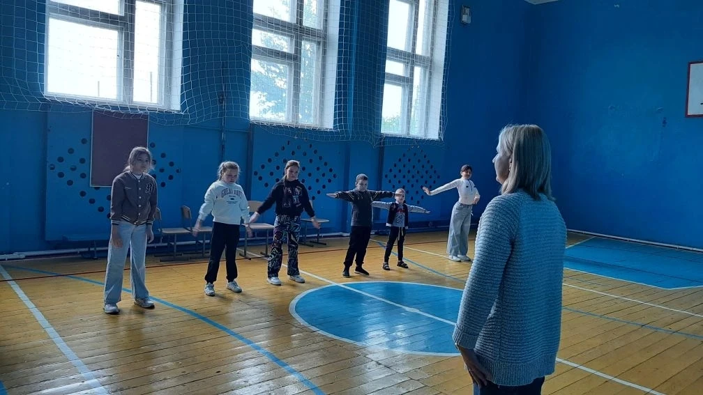 Сегодня, в первый день летнего пришкольного лагеря, наши ребятки собрались полным строе...
