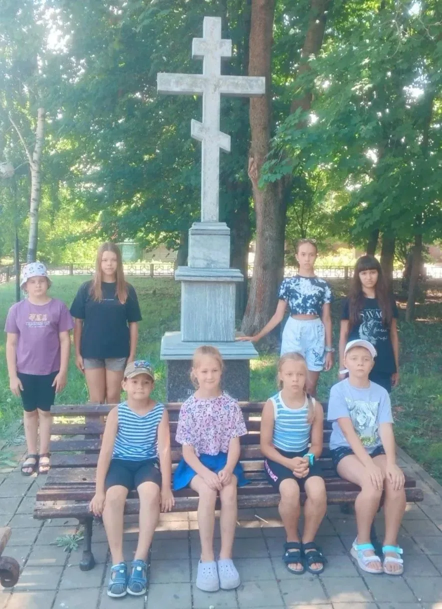 ☀️Лето с пользой: в «Родничке» помнят и чтут историю родного края.
Лето в самом разгаре! Солнечные д