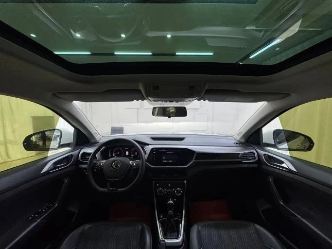 🇩🇪 Volkswagen T‑Cross — компактный и практичный кроссовер!  • 2022/01 • 1.5 л. бензин/2WD/113 л.с./А