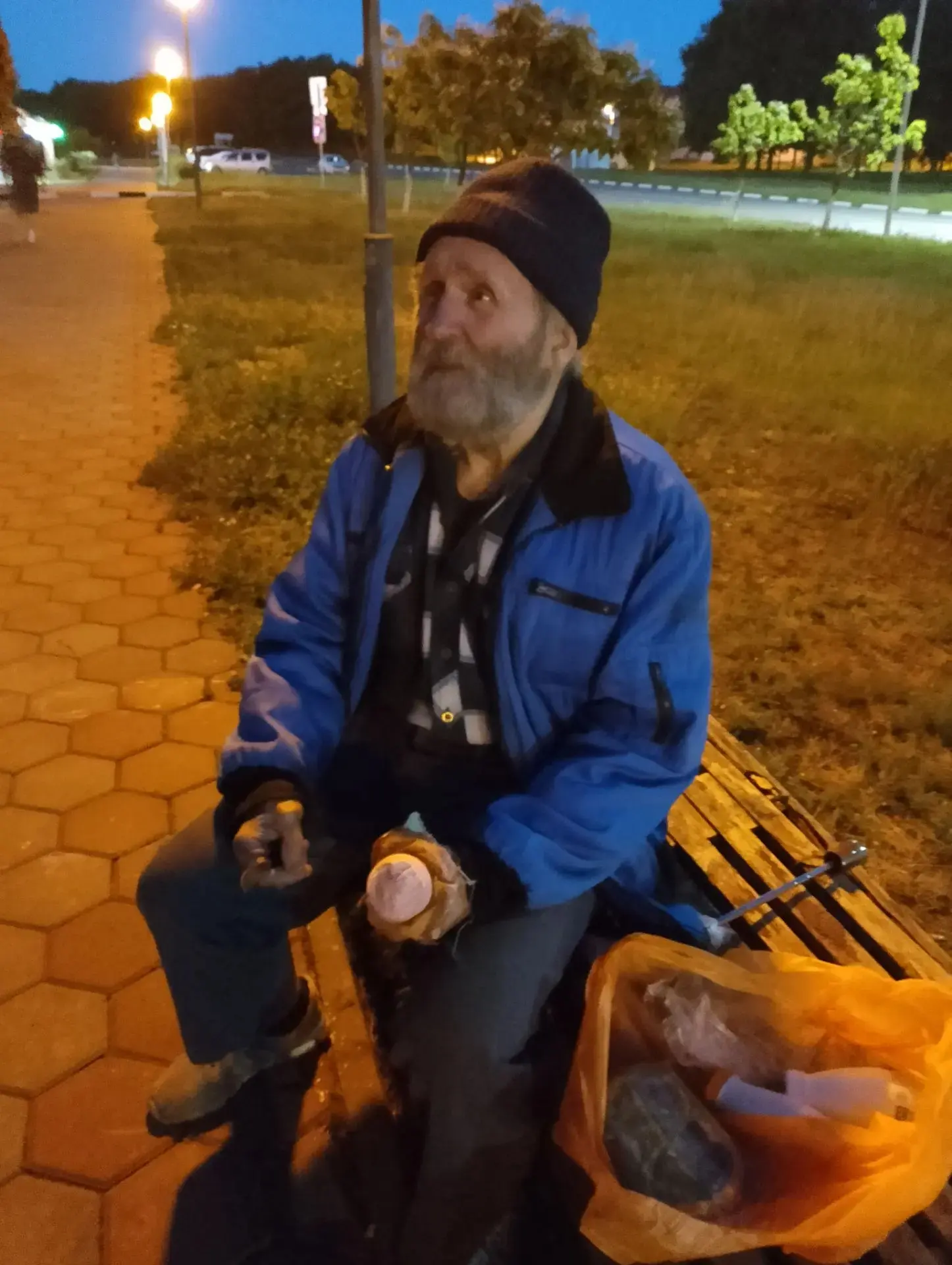 📩 нам пишут:

" ‼️Внимание‼️ Нужна ваша помощь. Данный мужчина потерял память, не может вспомнить с