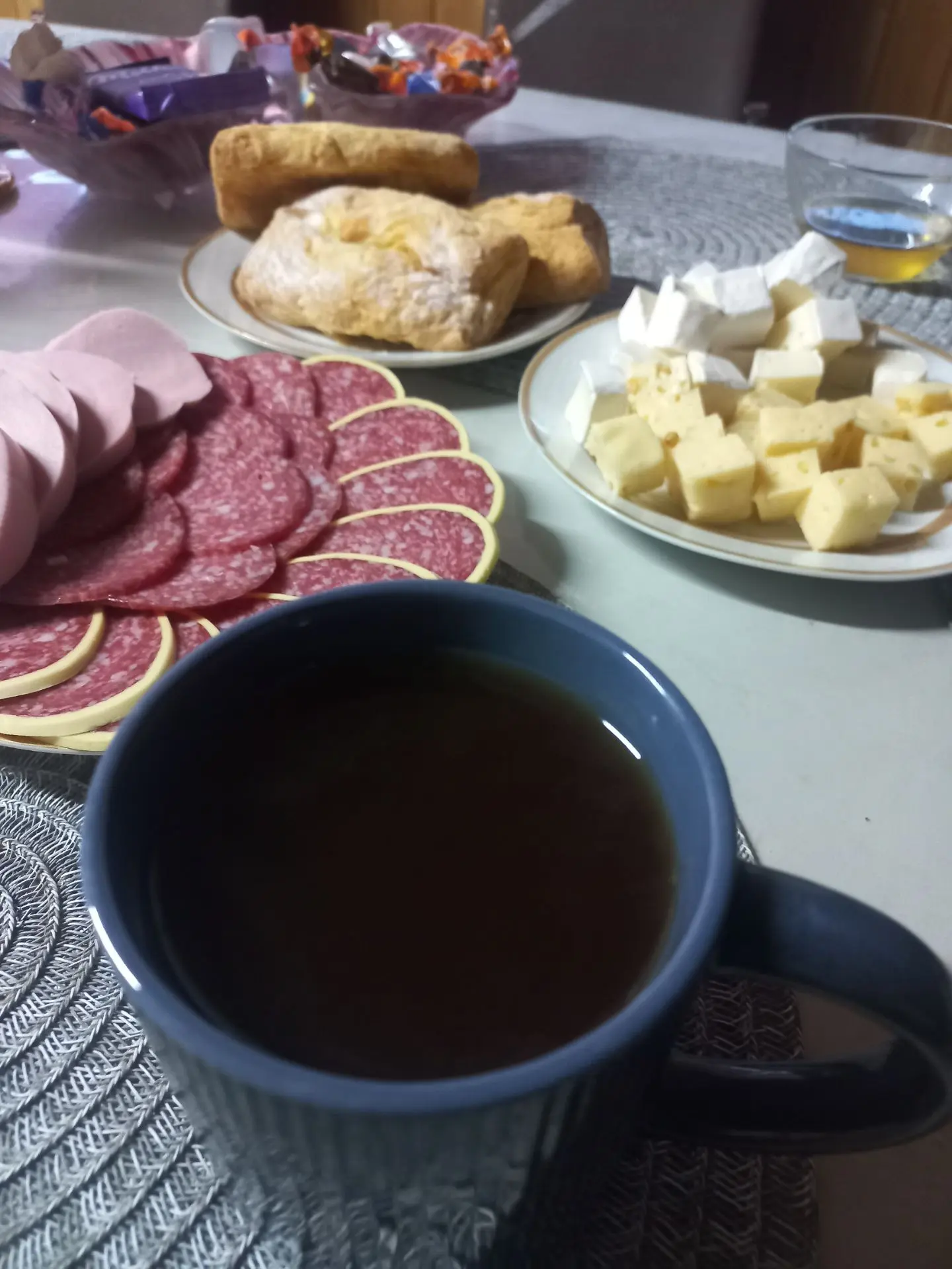 Всем доброе утро! Москвичи,у вас как с погодой? Реально заморозки надвигаются?