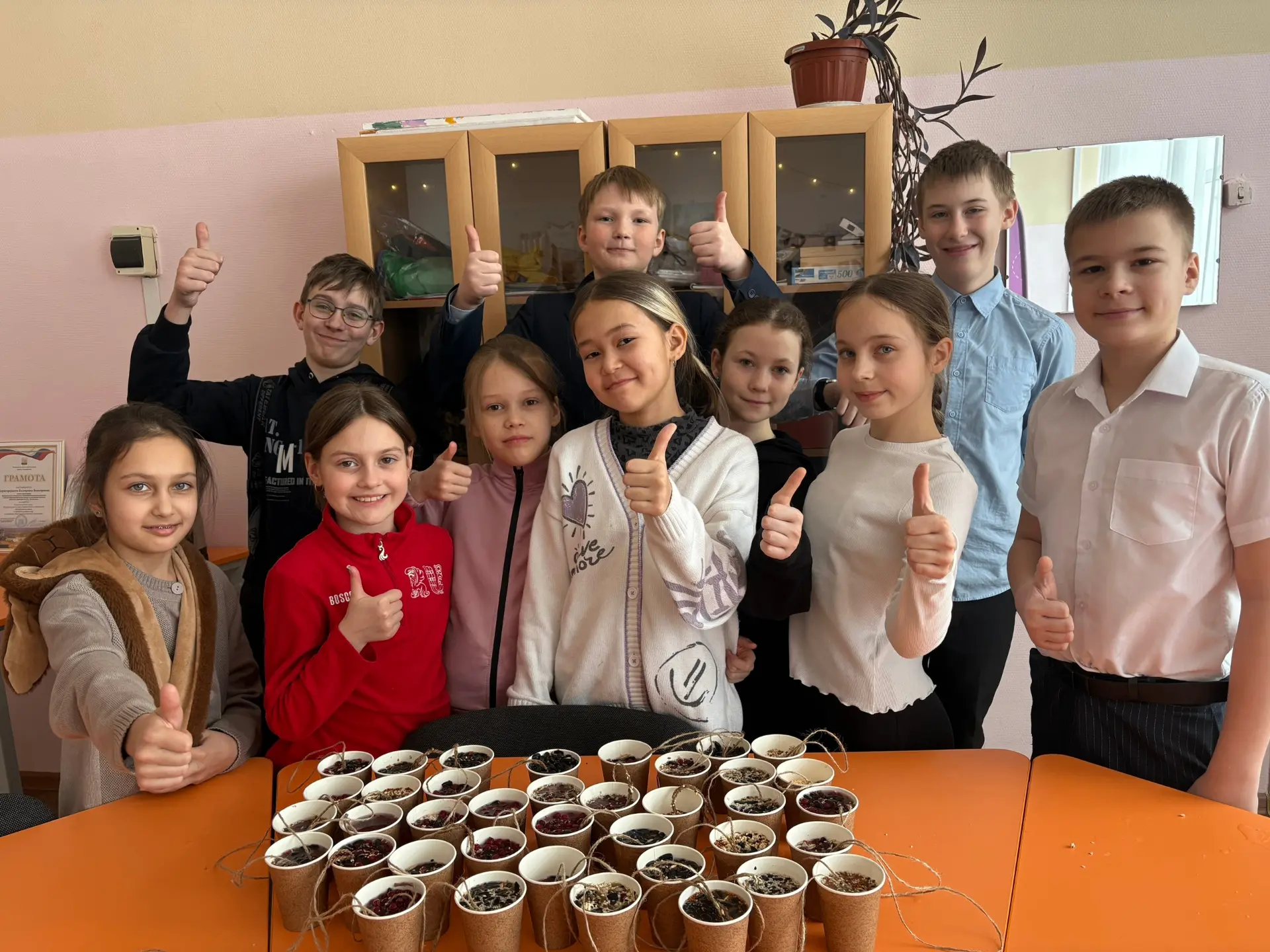 С заботой о пернатых: в филиале прошел экологический мастер-класс! 🥰  Советник директора по воспитан