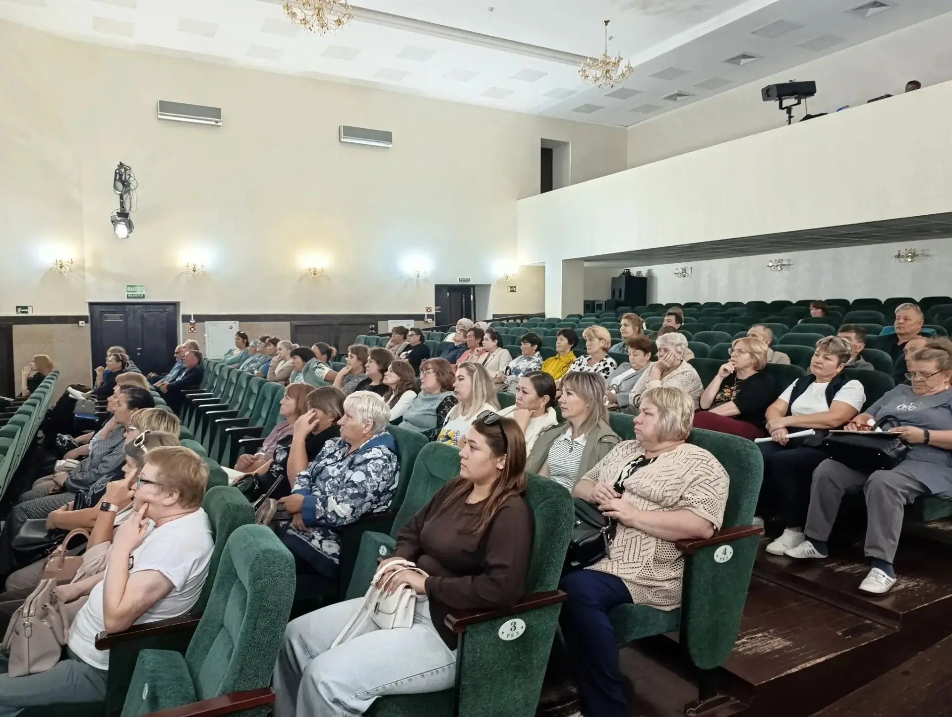 Сегодня состоялось собрание трудовых коллективов работников культуры Спасского  района ...