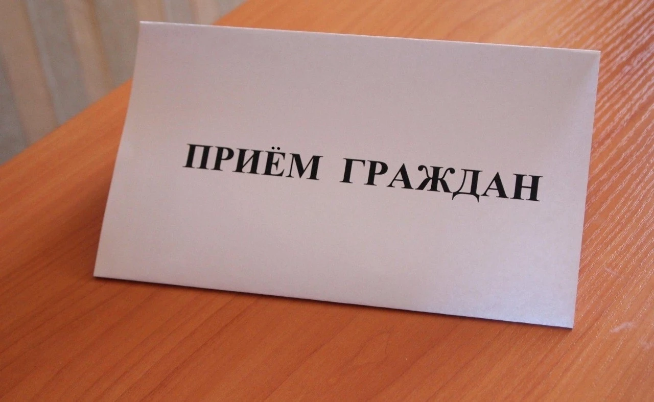Полевские депутаты продолжают принимать граждан