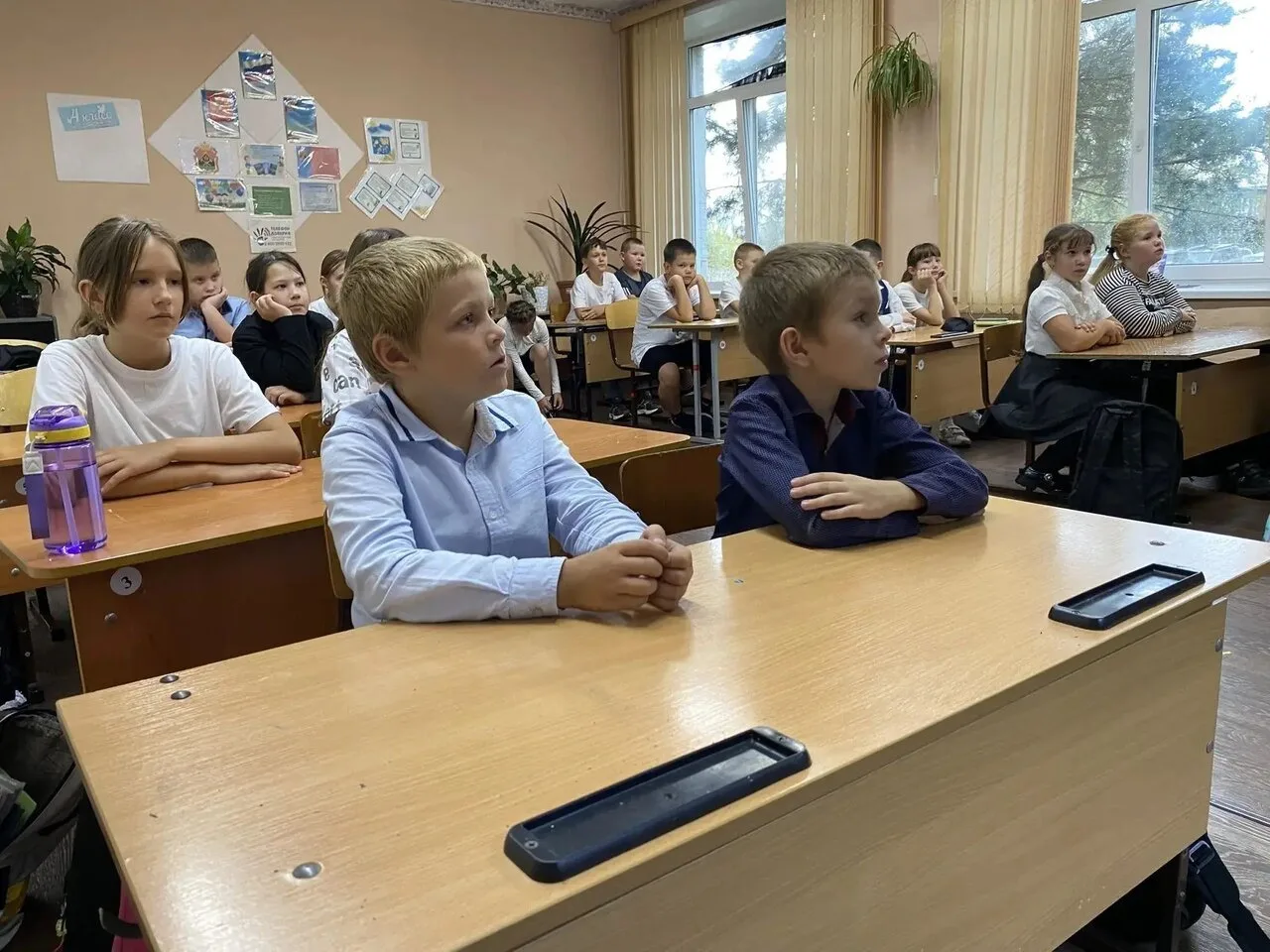 Сотрудники Госавтоинспекции Новокузнецкого округа и отряд ЮИД провели урок безопасности...