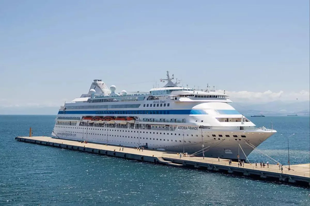 🚢 Лайнер Astoria Grande временно перестанет выходить из Сочи. 

Круизный лайнер Astoria Grande на в