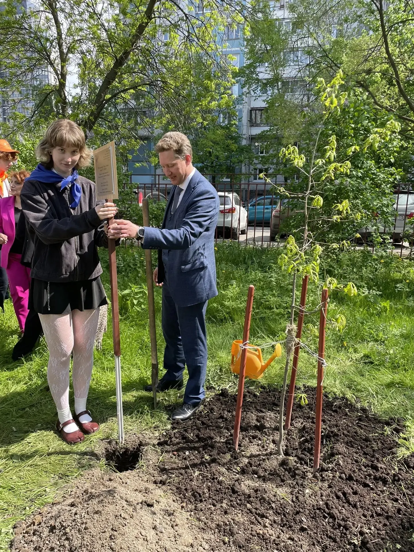 ✨🌳И ещё одно важное событие! 21 мая мы заложили памятную табличку у саженца дуба семьи Ганнибал.  Пр