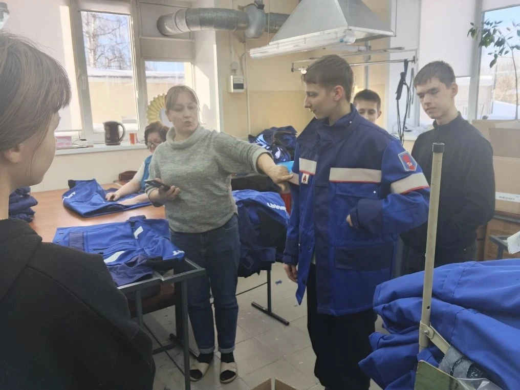 5 февраля  учащиеся 8 "Б" класса нашей школы посетили производственную площадку "Исток-Пром". Ребята