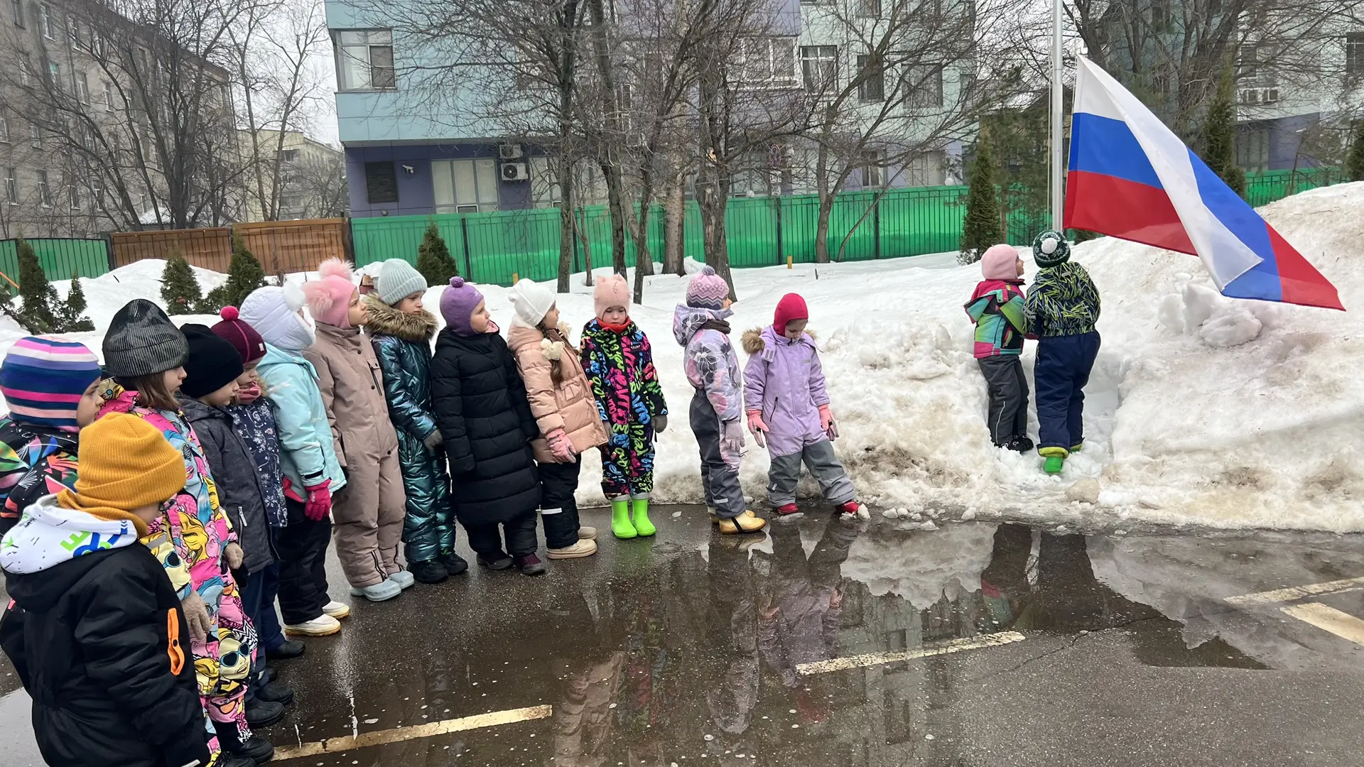 Начало новой недели начинается с поднятие флага РФ 🇷🇺