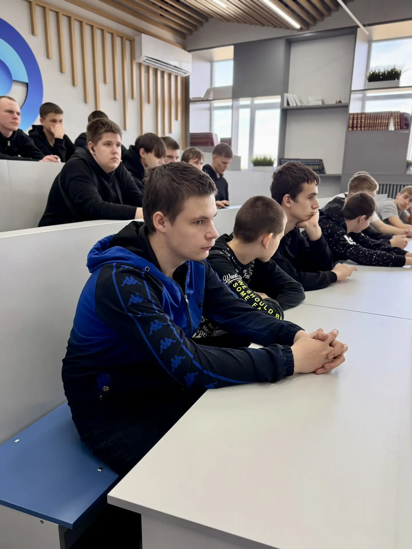 Учащиеся Губкинского горно-политехнического колледжа побывали на Дне открытых дверей в нашем филиале