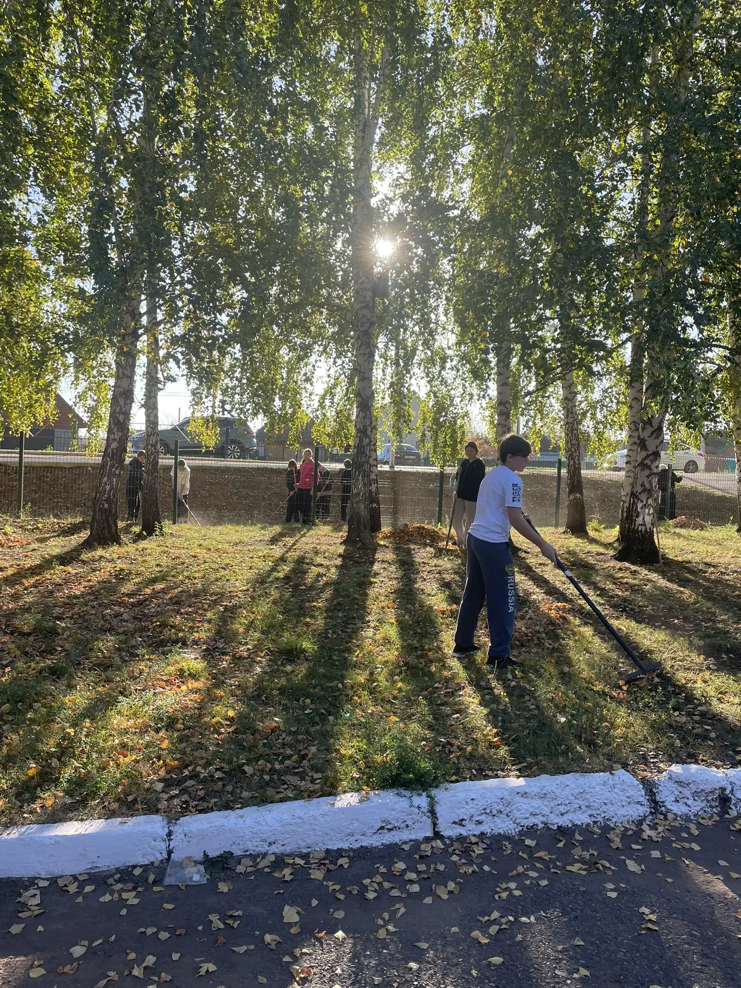 Субботник в нашей школе 🧹