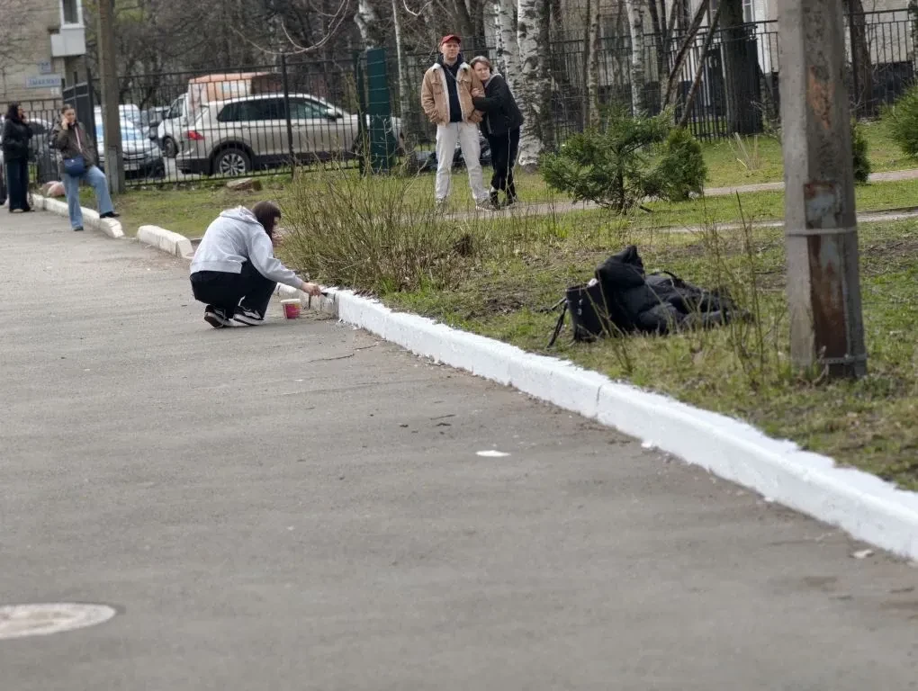 Апрель — время наводить порядок! ✨ 8В класс вместе со своим классным руководителем, Диной Вячеславов