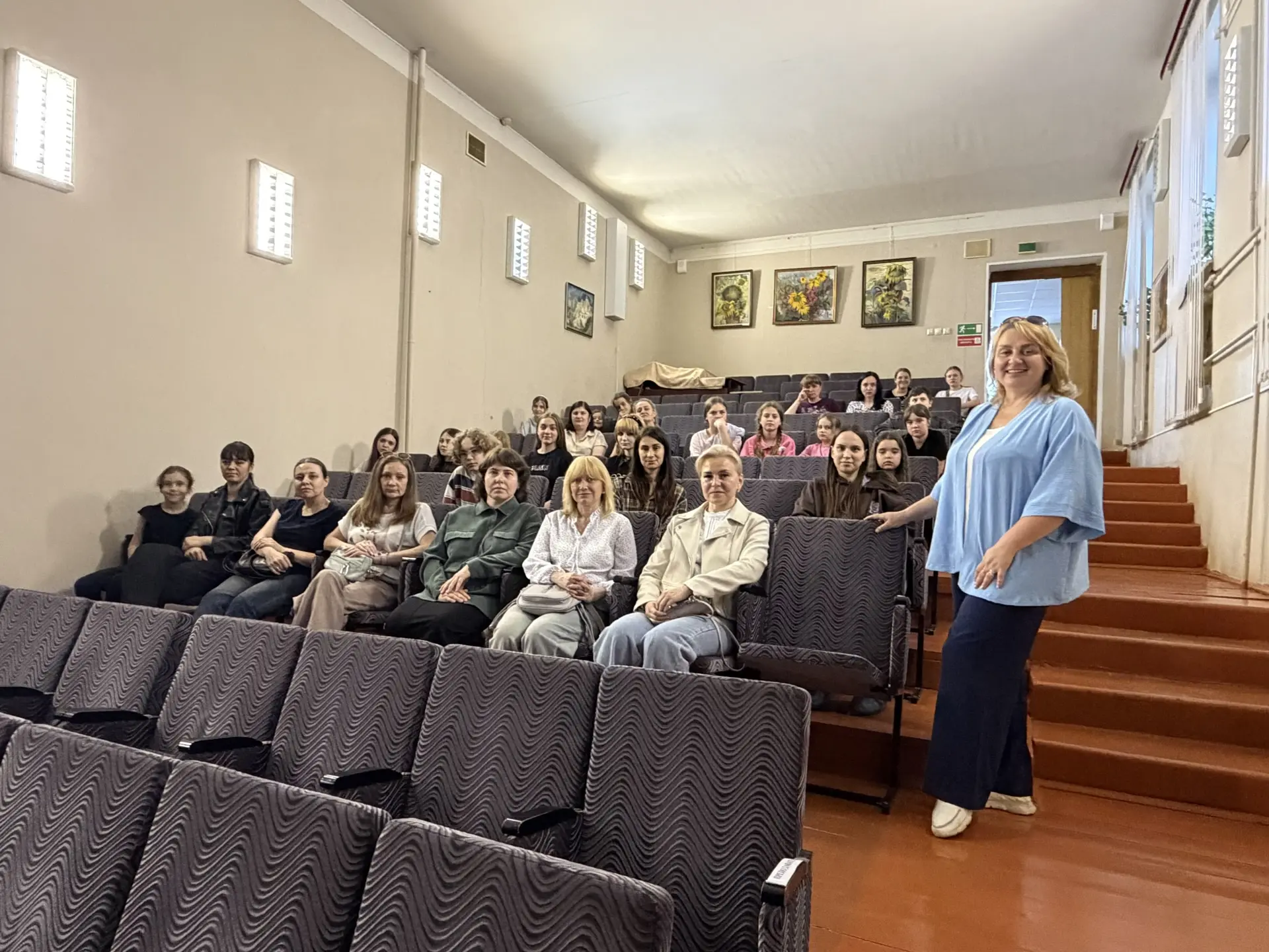 25 мая на отделении живописи (преподаватель Нездвецкая Н.А.) прошло итоговое собрание р...