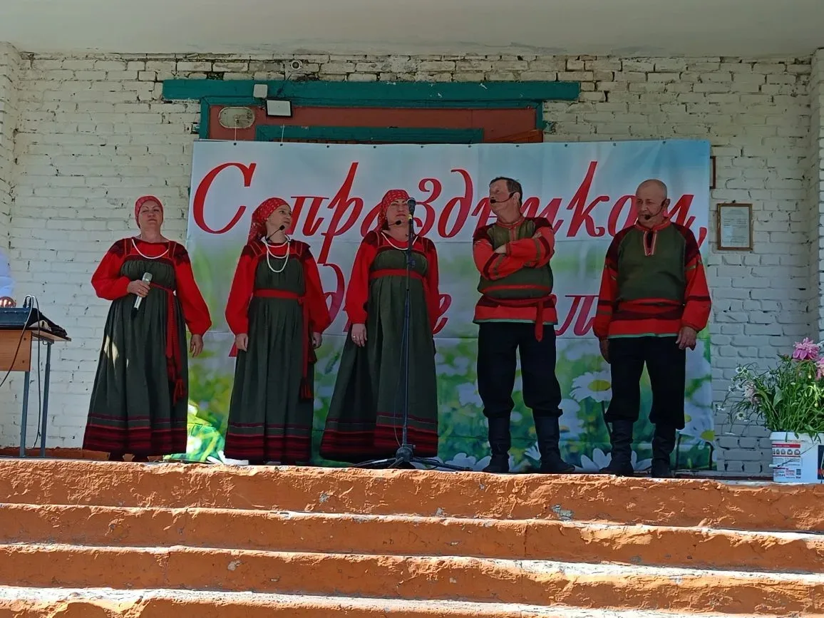 В посёлке Пашково и селе Раёво Земетчинского района прошли Дни села.

💥Весело и с размахом отметили