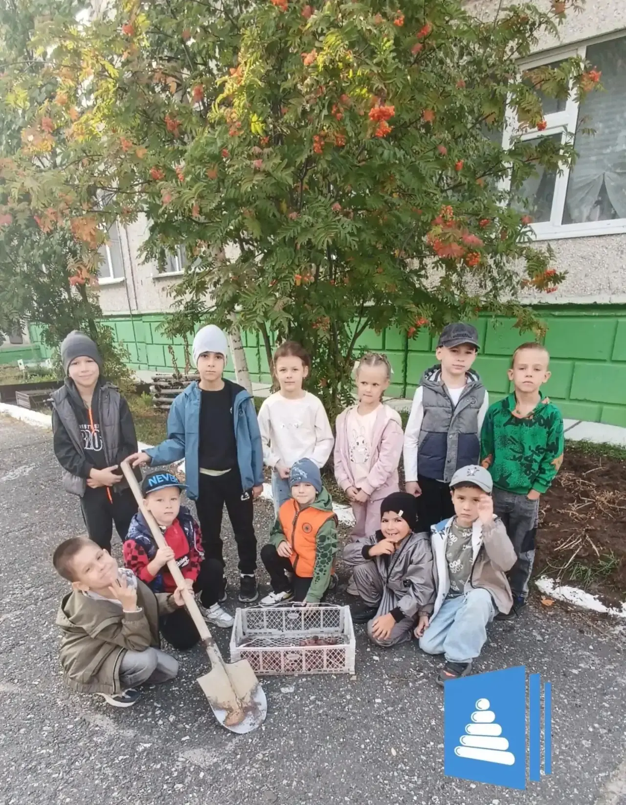 🍂🍁Наступила волшебница-осень, позолотила листья деревьев, одарила людей щедрым урожае...