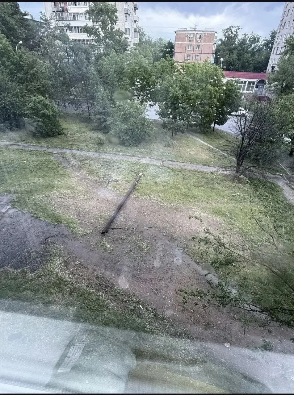 💨Последствия вчерашней стихии ощутили на себе хабаровчане

Ветер и град ударили по слабым местам: п