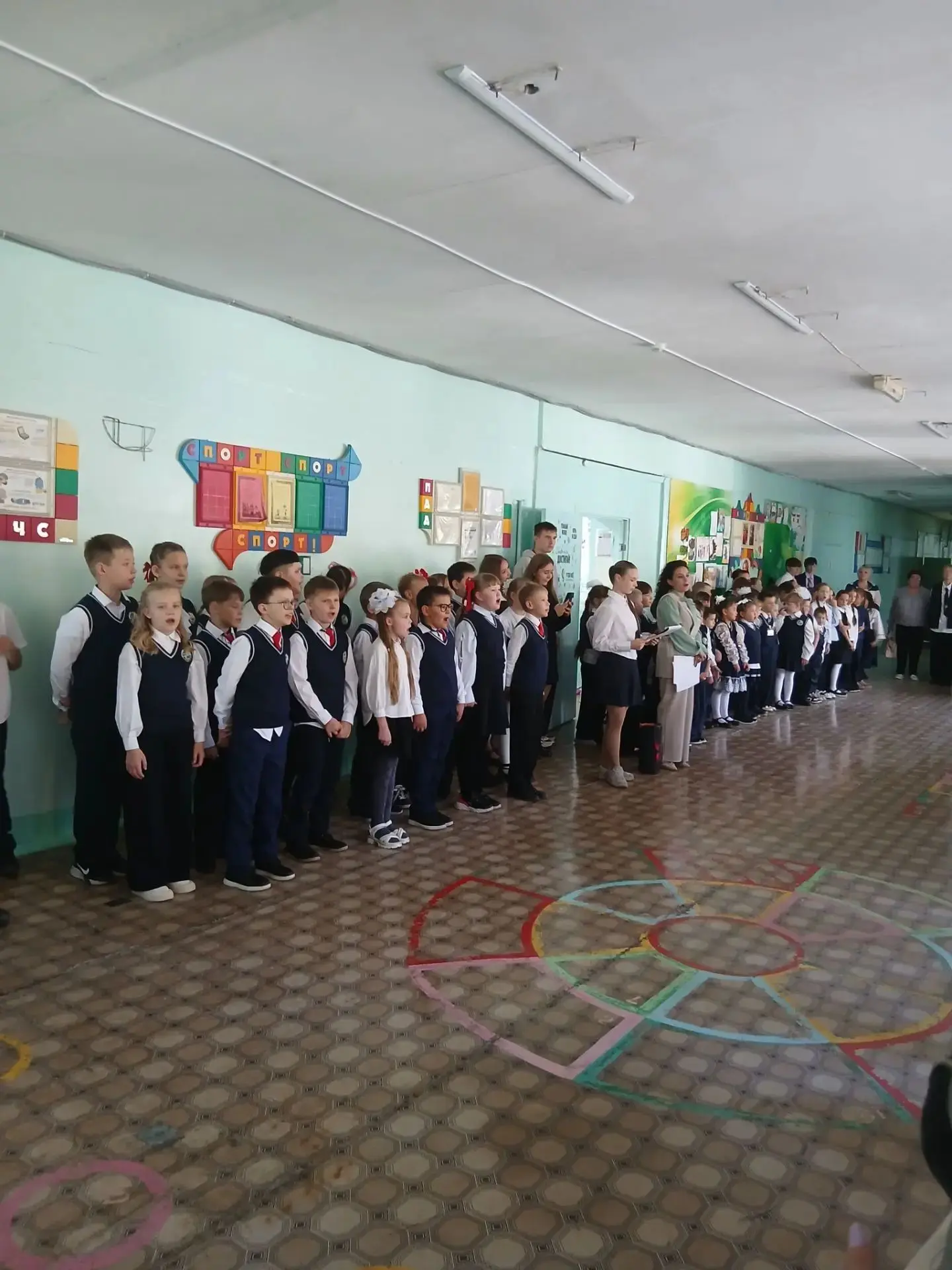 🎉 Праздник мудрости и доброты в начальной школе! 📚✨