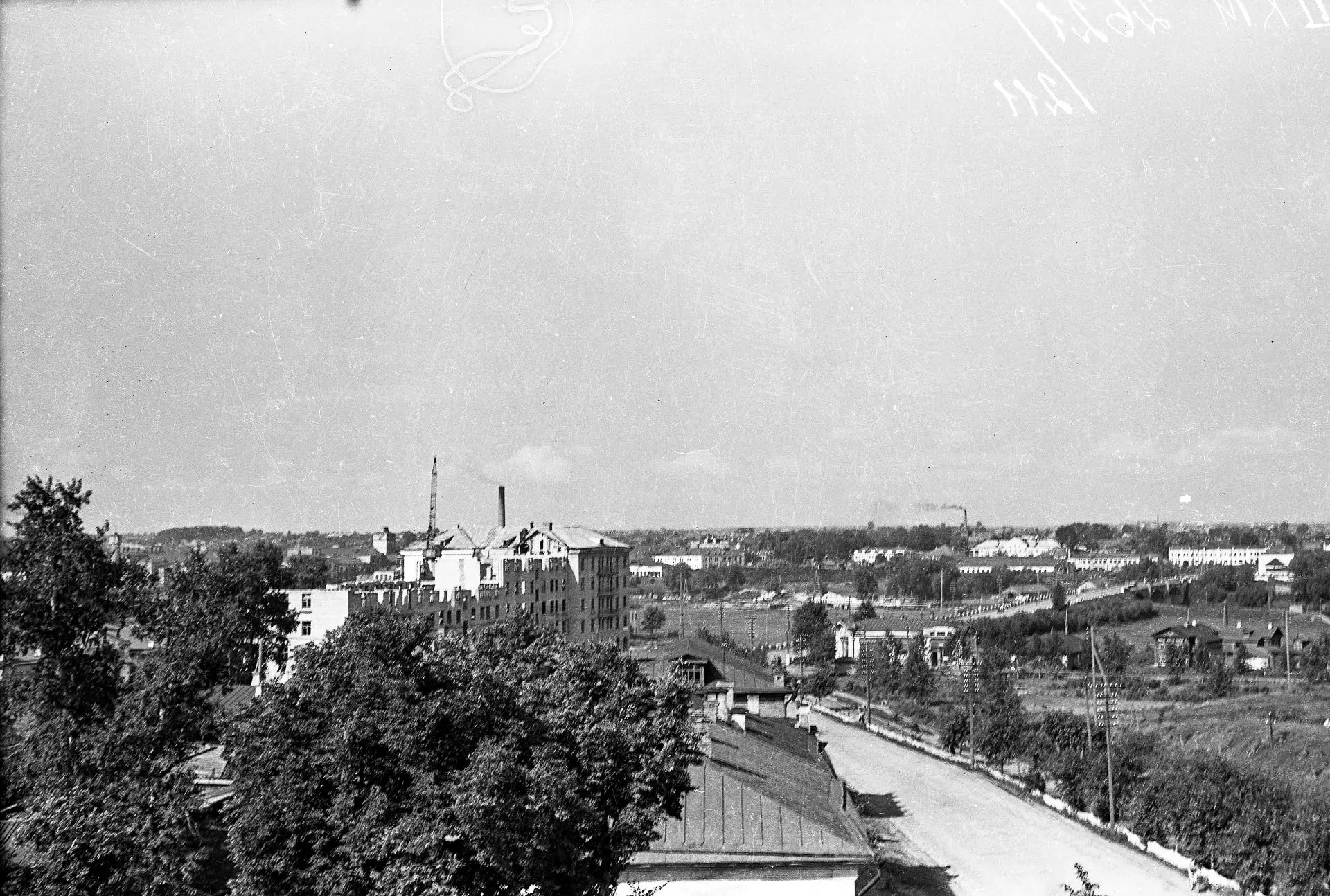 Вид на Октябрьский мост с балкона 145-квартирного дома, 1957 год.