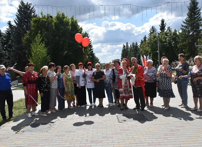 Гостей Аткарска ждали советский буфет, фолк-концерт и ретрофотозона