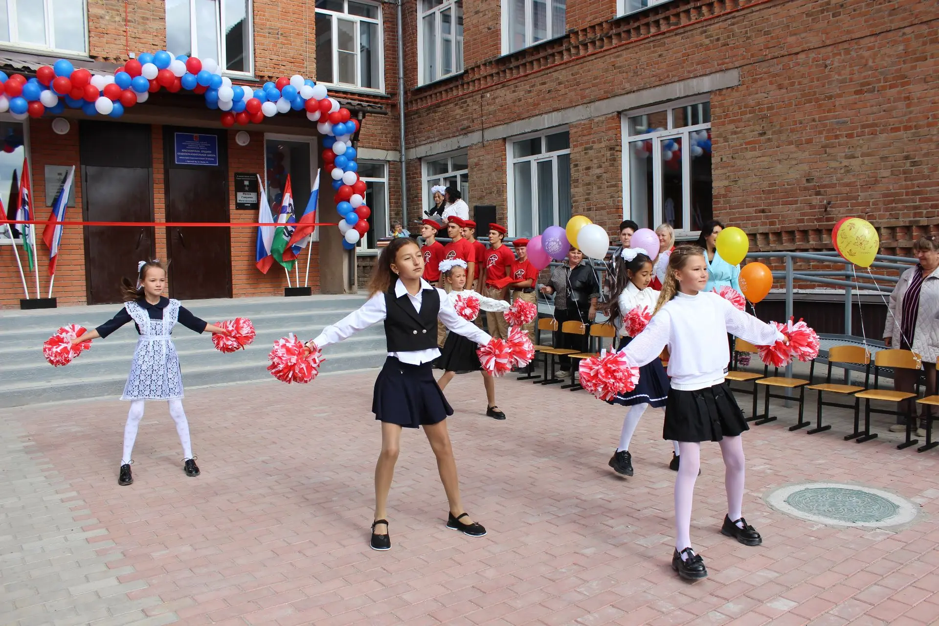 🎈1 сентября, в День знаний, свои двери после капитального ремонта распахнула школа в с...