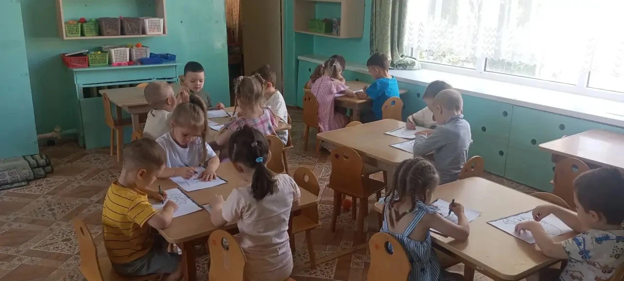 🎉 В группе «Подсолнушки» прошёл познавательный праздник — «Всемирный день огурца»! 🎉

Ребята с бол