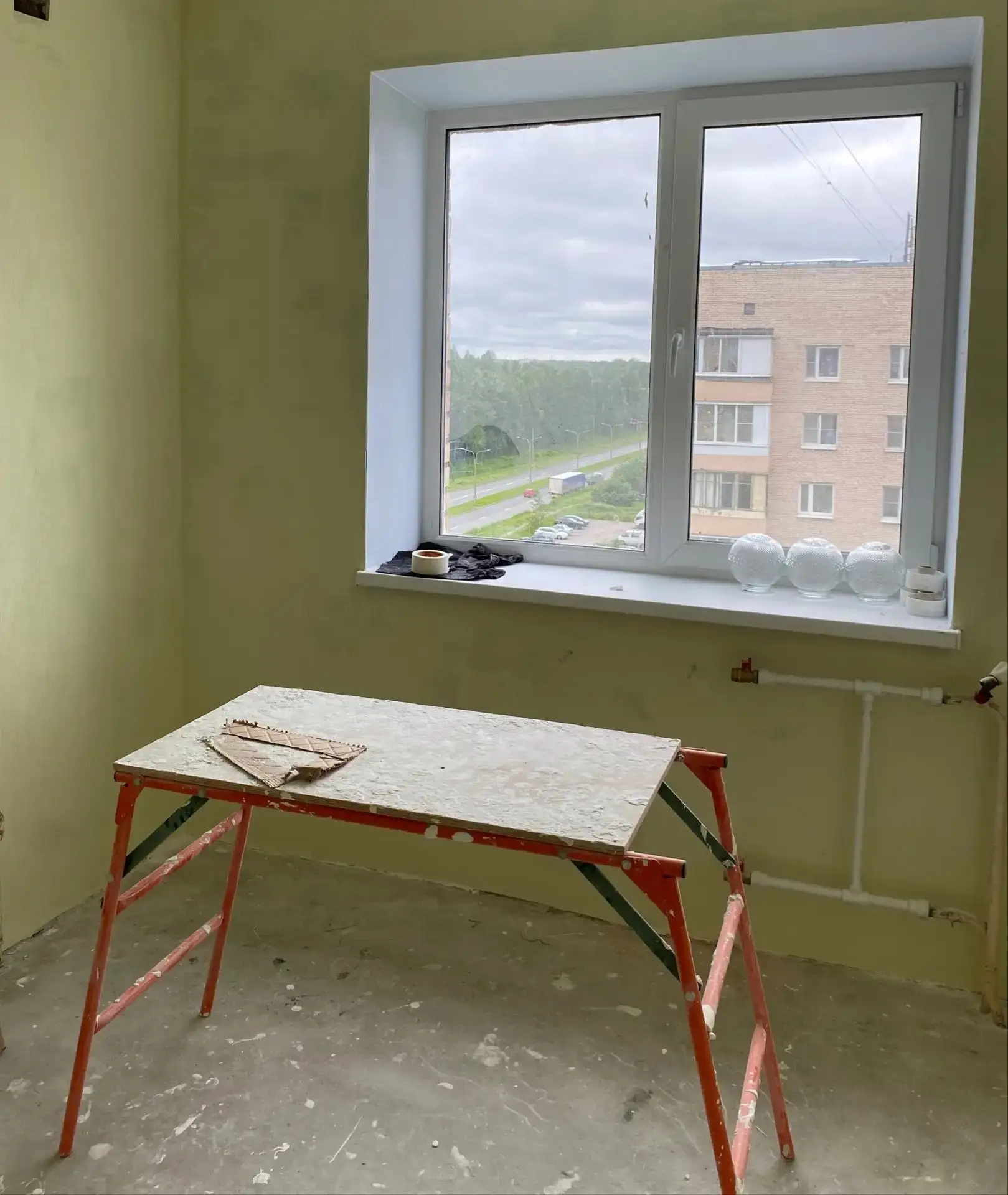 Жилищное агентство Петродворцового района готовит квартиры для очередников. В этом году ремонт пройд