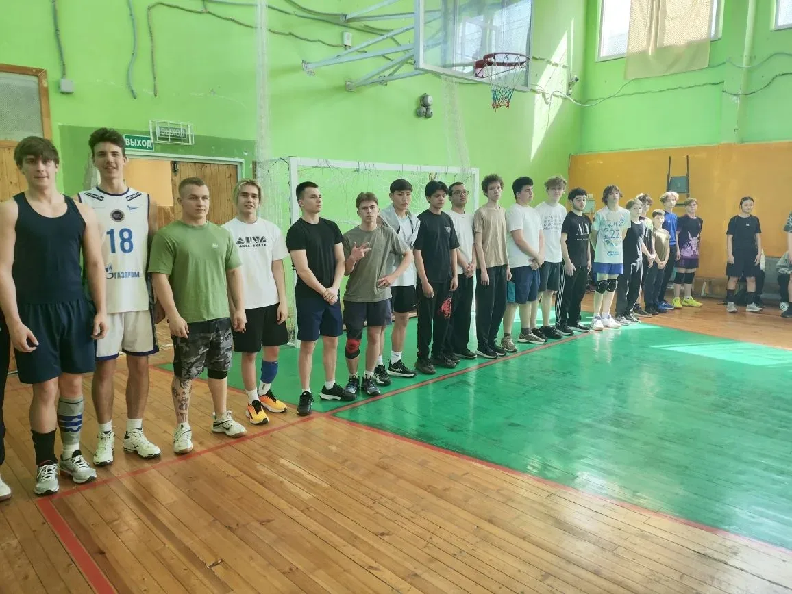 В нашей школе прошел волейбольный «Турнир четырех», посвященный великому празднику — Дню Победы! 🏐🇷🇺