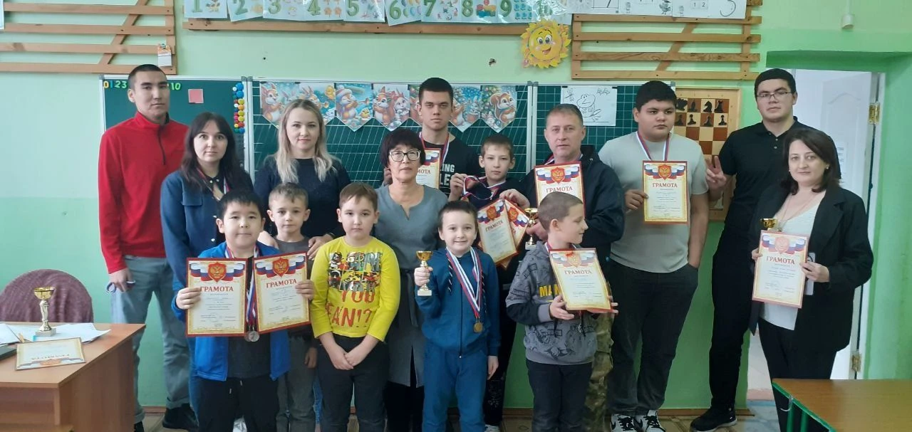 Турнир "Шахматная семья" в этом году состоялся 13 декабря 2025 г. И в такой ненастный д...