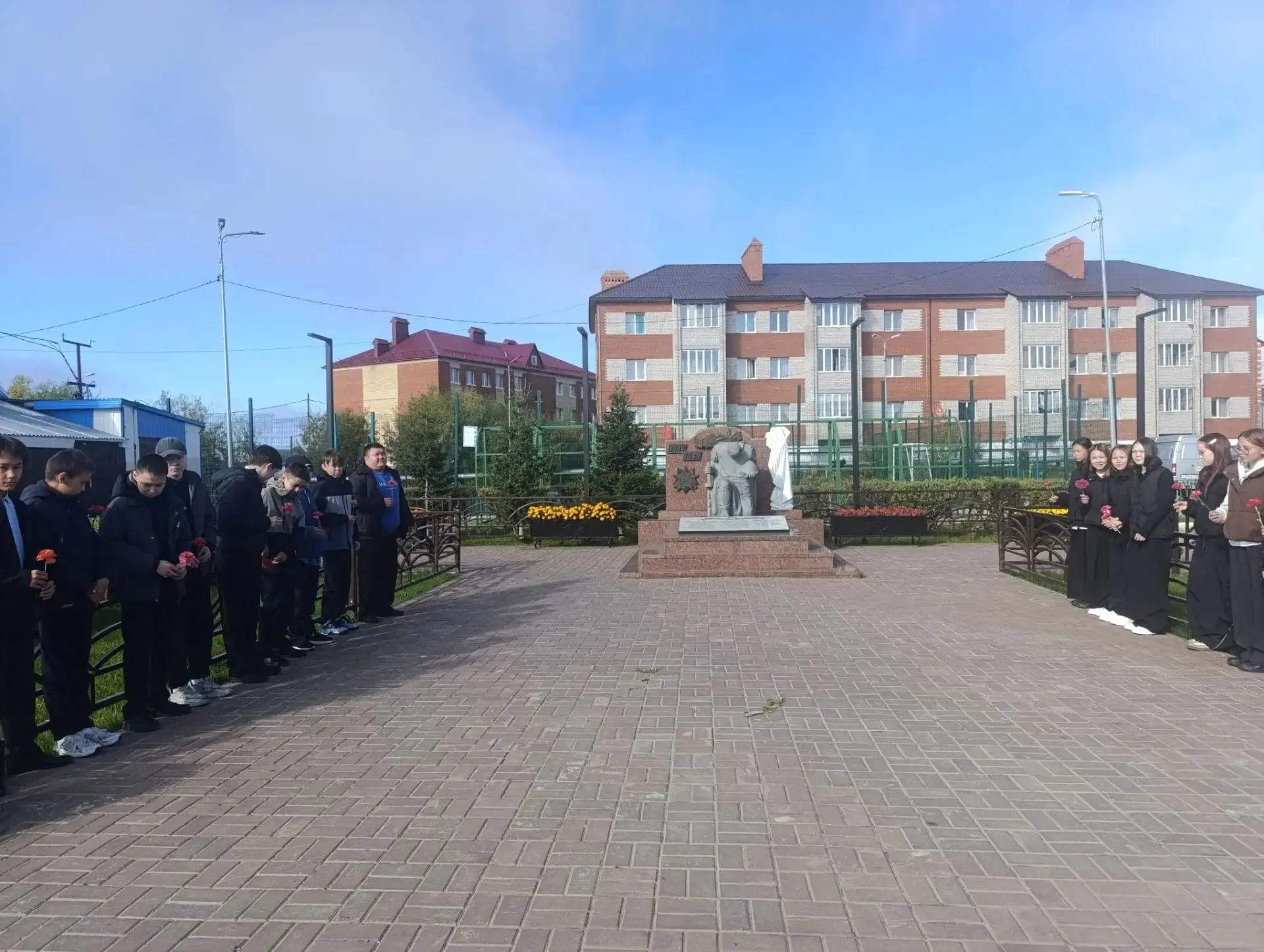 Сегодня 3 сентября, в День солидарности в борьбе с терроризмом, ученики 7 «А» класса (п...