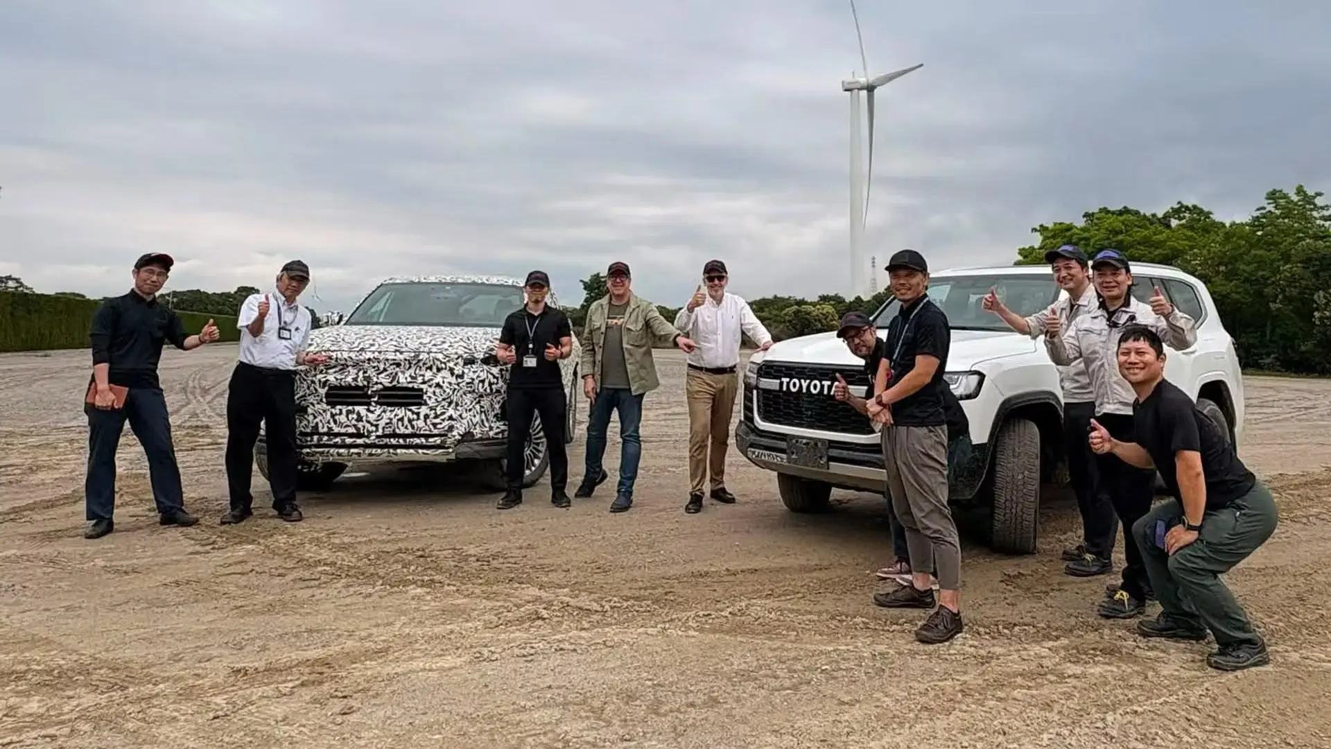 Toyota готовит самый спорный Land Cruiser в истории: он впервые показался на фото

Директор по марке