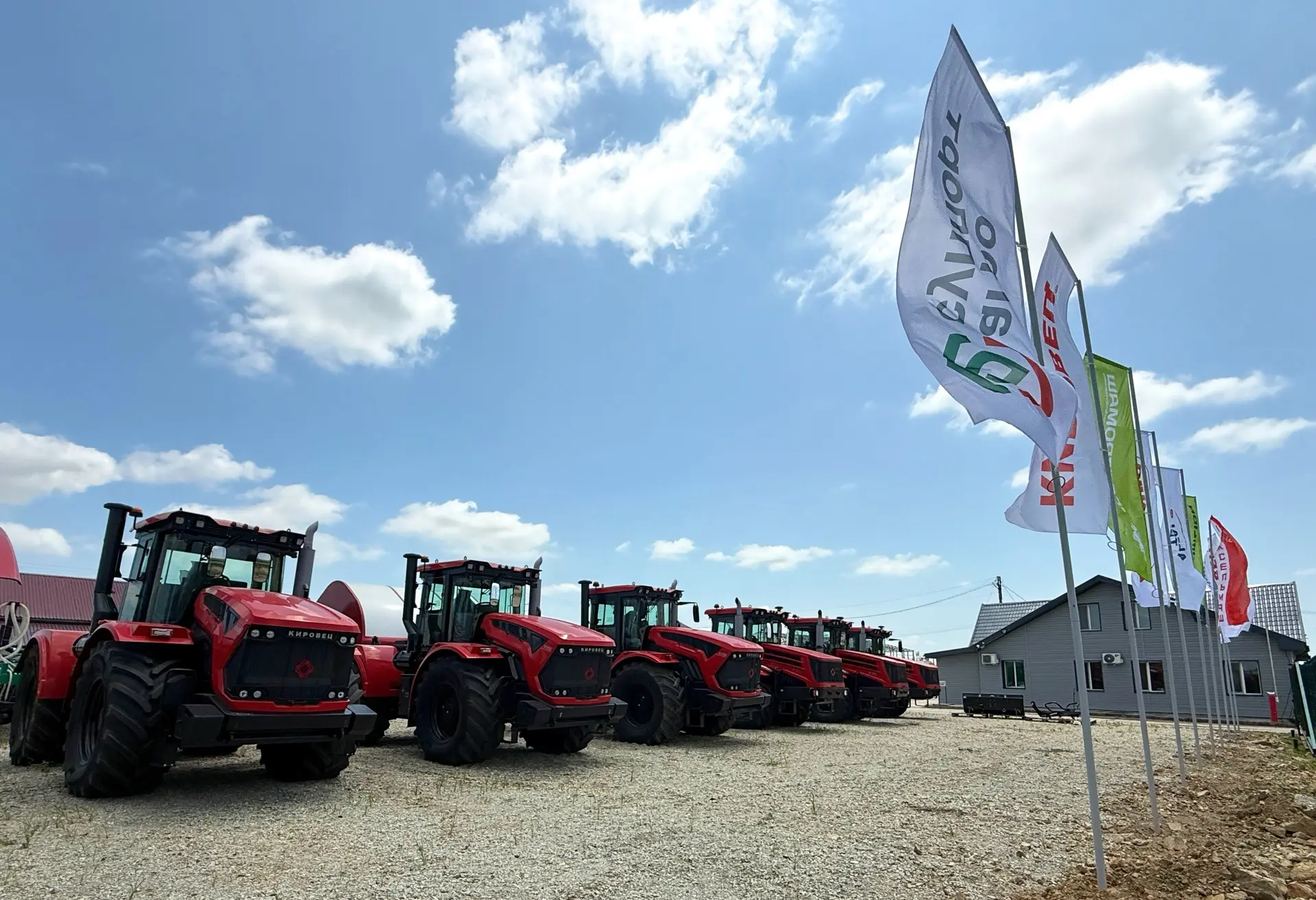 🚜 Петербургский тракторный завод запустил сразу ДВЕ специальные программы на тракторы ...