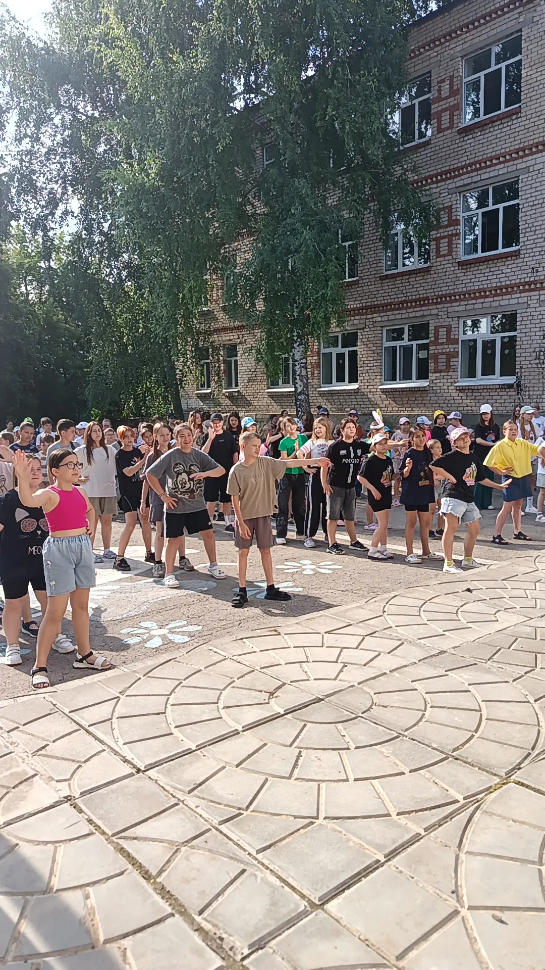 🧭 Семнадцатый день в отряде "Туристов" начался с веселой и бодрой зарядки🙆