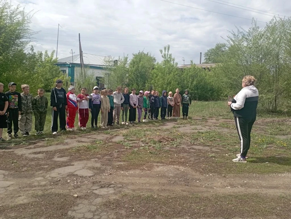8 мая в нашей школе прошли соревнования по лапте. В мероприятии приняли участие 1-4 классы. 
Лапта —