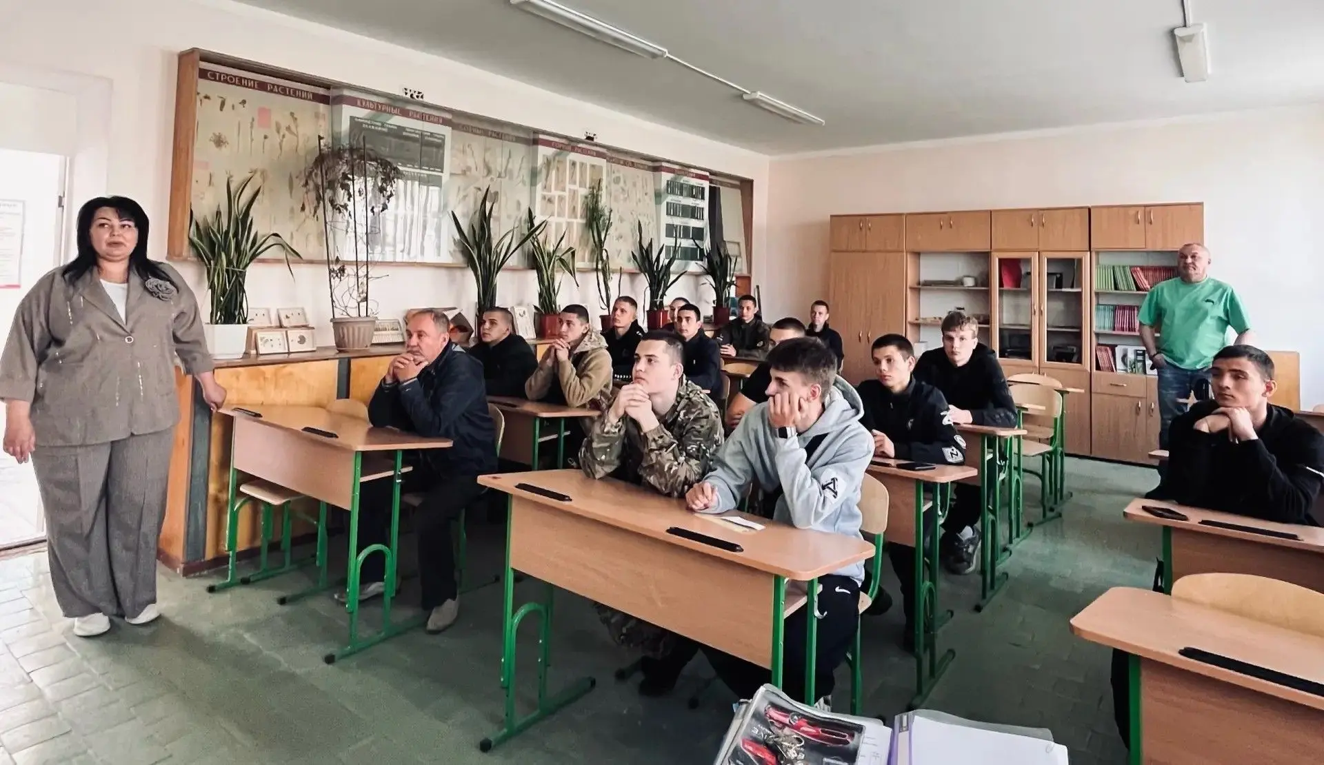 В колледже прошла встреча работодателей МУП «Луганский комбинат зеленого хозяйства и бл...