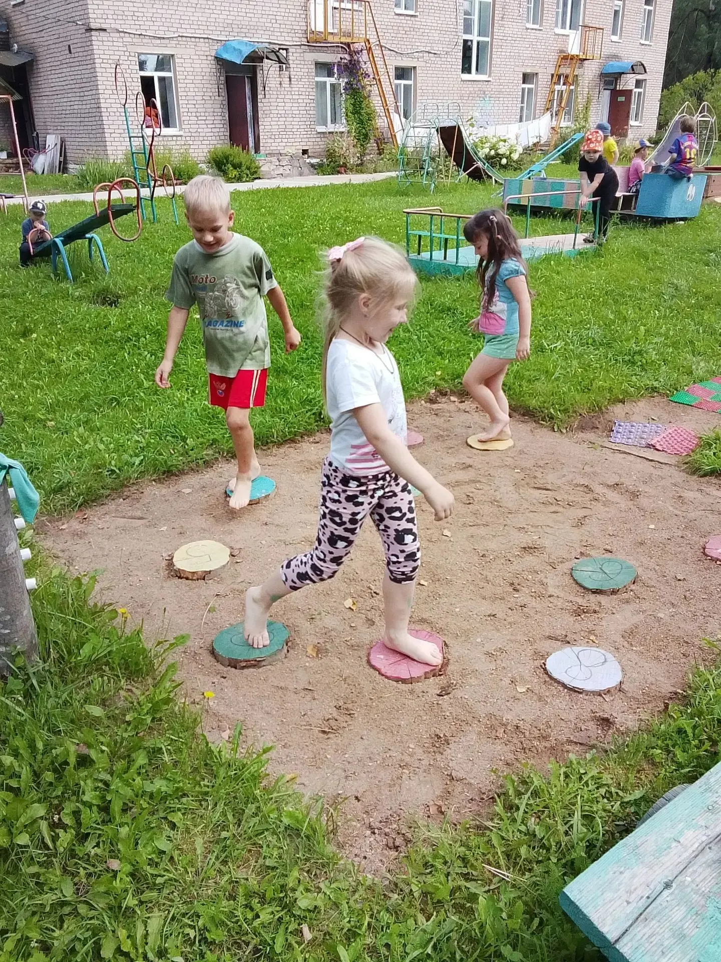 ❗"Дорожка здоровья у нас в саду". Как всё начиналось... 
✅«Дорожка здоровья» в детском саду — это ко