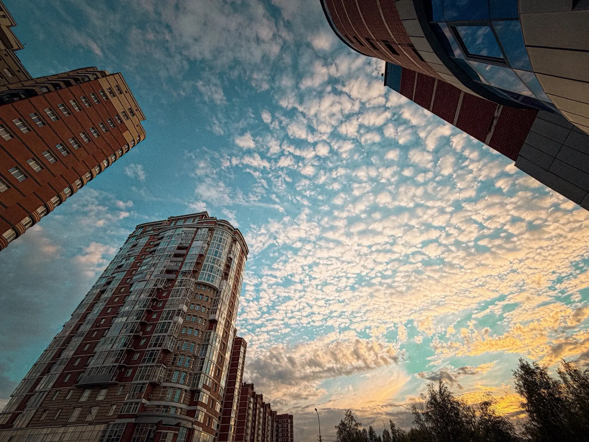 🌆☁️